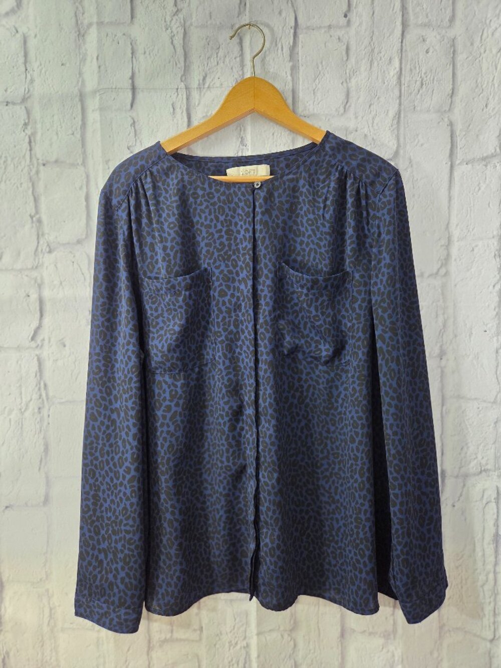 Ann Taylor Loft Extra Large Blue Leopard Print Hidden Button Collarless Blouse